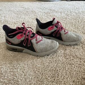 Women Nike Air Max Gray and Pink Sneakers size 7